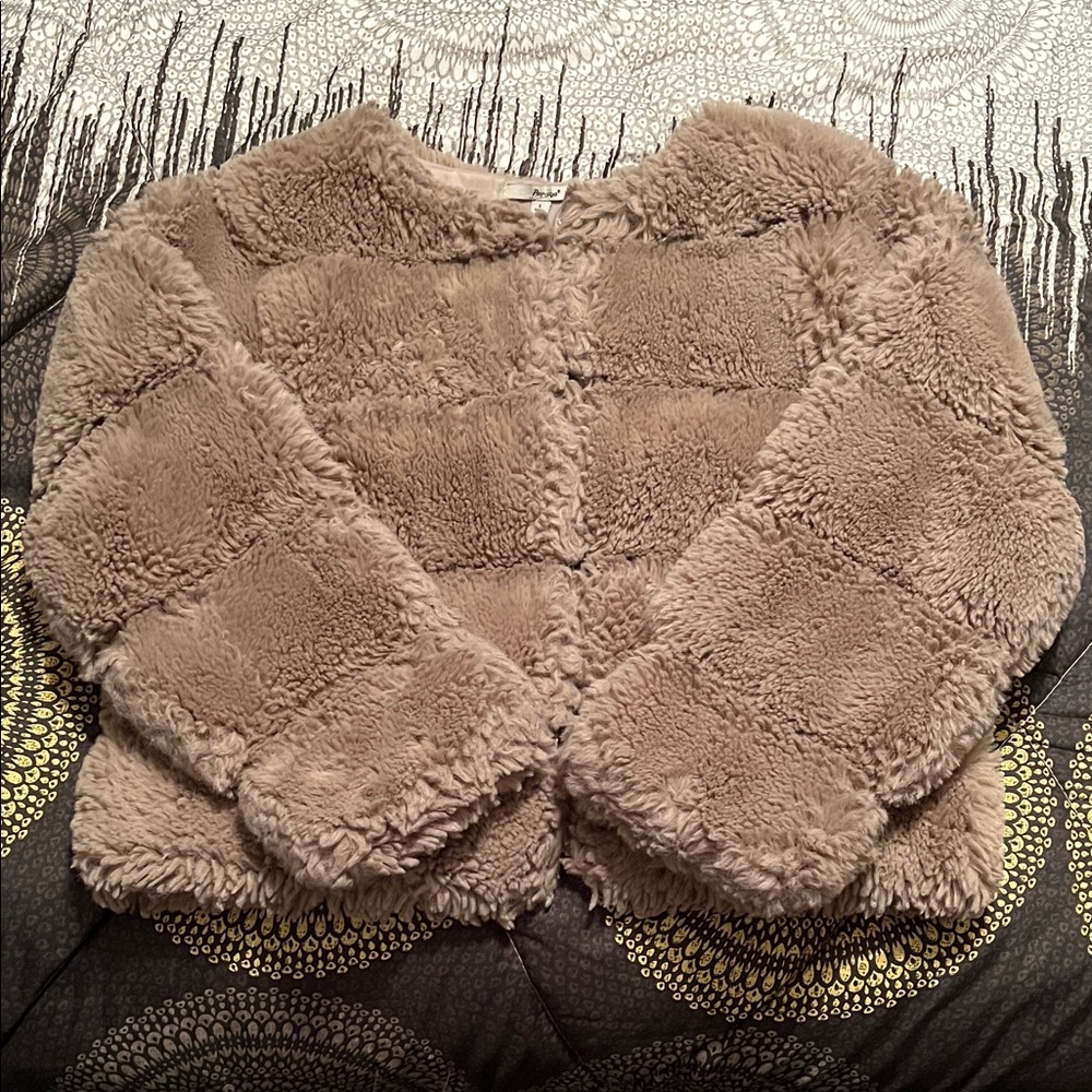 grey faux fur puffer